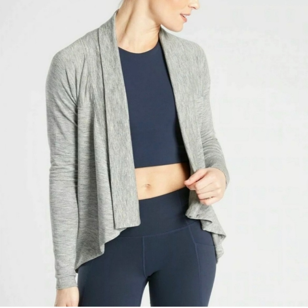 Athleta Nirvana wear two ways wrap, marbled gray, size medium